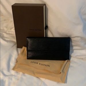 Louis Vuitton Sarah wallet.